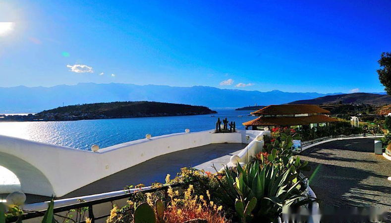 Khám phá Santorini - Phiên bản "Địa Trung Hải Thu Nhỏ" tại Đại Lý