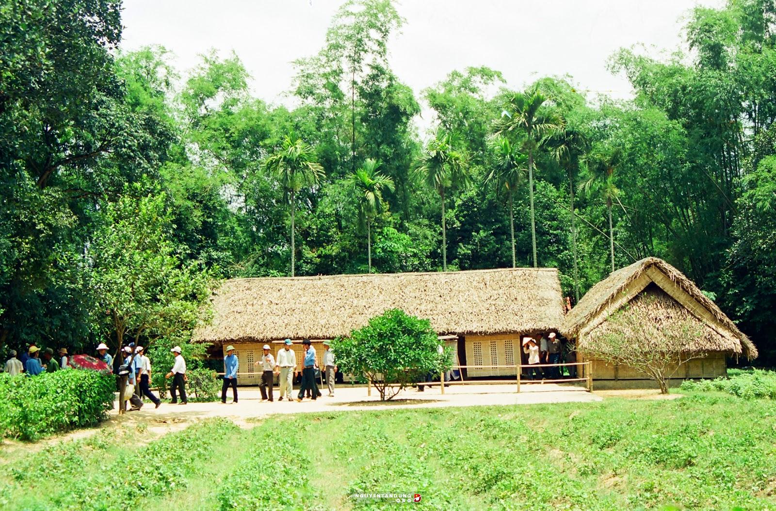 Làng sen quê Bác Hồ