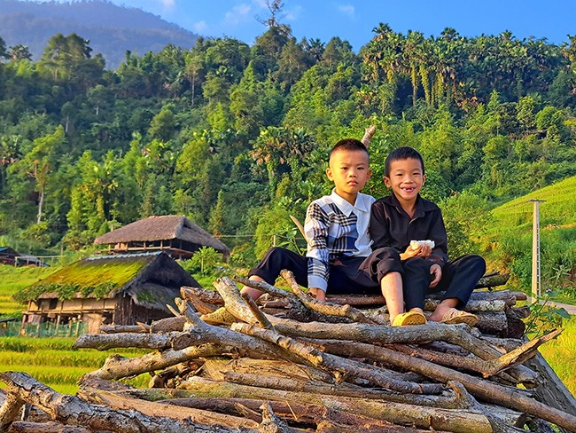 Những mái nhà rêu có một không hai tại bản người Dao bên sườn Tây Côn Lĩnh
