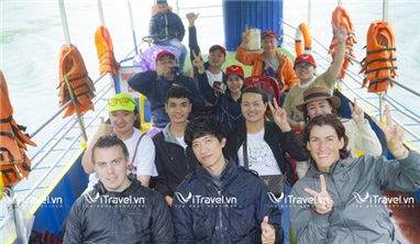 Đi thuyền trên sông Nho Quế