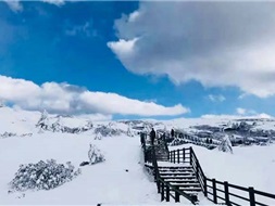 Cơn Sốt "Săn Tuyết" Ngay Sát Vách Việt Nam: Núi Kiệu Tử Côn Minh Đẹp Tựa Trời Âu