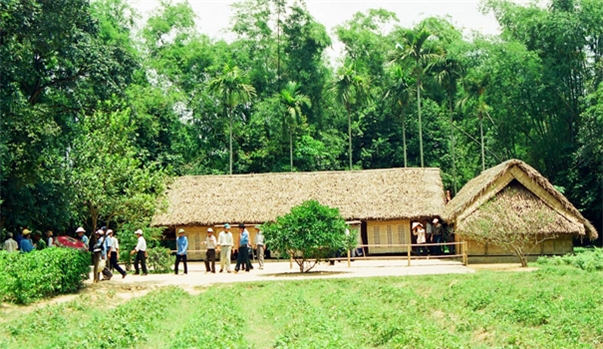 BIỂN CỬA LÒ - QUÊ BÁC LÀNG SEN