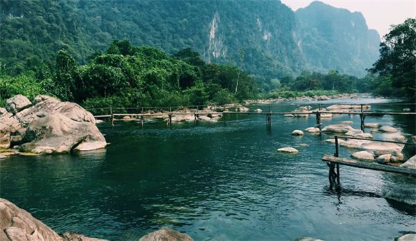 VIẾNG MỘ ĐẠI TƯỚNG - ĐỘNG PHONG NHA - SUỐI NƯỚC MOỌC